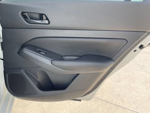 Used 2024 Nissan Altima 2.5 S FWD image 24