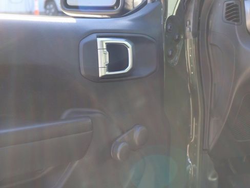 Used 2021 Jeep Wrangler Unlimited Sport image 21