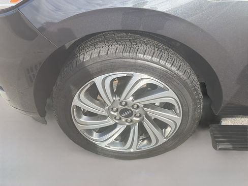 Used 2023 Lincoln Navigator Reserve image 37