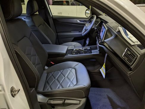 New 2026 Volkswagen Atlas Cross Sport SE image 21