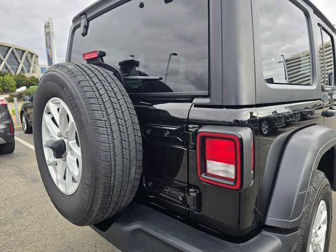 Used 2023 Jeep Wrangler Sport S image 15
