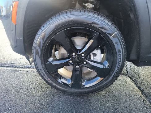 New 2025 Jeep Grand Cherokee L Limited image 10