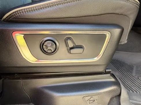 Used 2019 RAM 1500 Limited AWD/4WD image 11