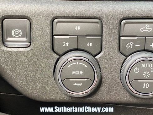 Used 2026 Chevrolet Silverado 2500 LT AWD/4WD image 32
