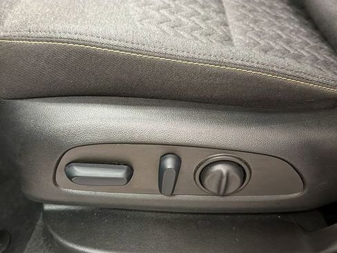 Used 2023 Chevrolet Equinox LT image 16