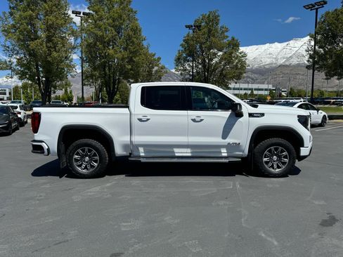 Used 2024 GMC Sierra 1500 AT4 w/ AT4 Preferred Package AWD/4WD image 17