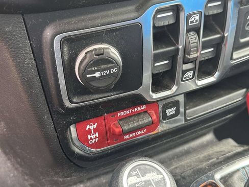 Used 2022 Jeep Wrangler Unlimited Rubicon 4xe AWD/4WD image 29