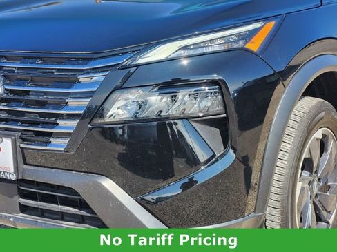 Certified 2025 Nissan Rogue SV image 6