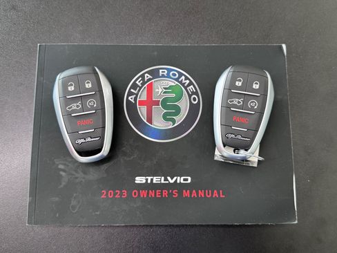 Used 2023 Alfa Romeo Stelvio Veloce AWD/4WD image 4