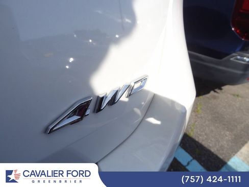 Used 2023 Ford Explorer XLT w/ Equipment Group 202A AWD/4WD image 7