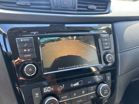 Used 2019 Nissan Rogue SV FWD image 21