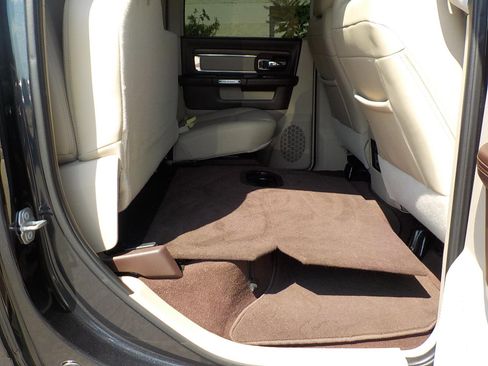 Used 2018 RAM 2500 Laramie w/ Convenience Group image 18