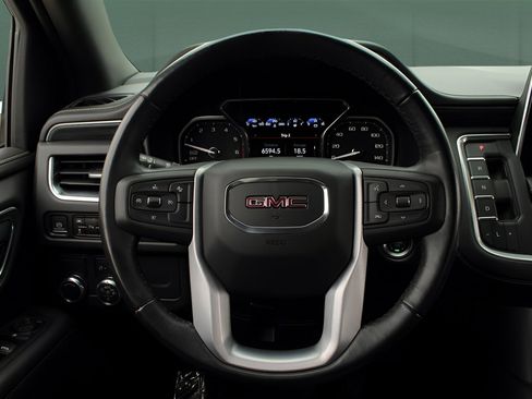 Used 2021 GMC Yukon XL SLT image 17