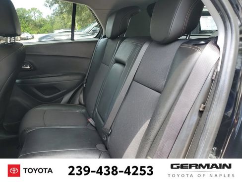 Used 2020 Chevrolet Trax LT w/ Sun & Sound Package FWD image 21