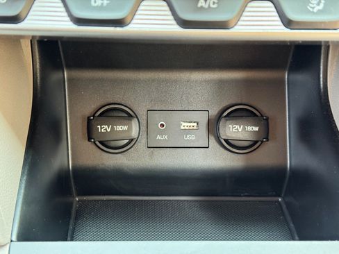 Used 2020 Hyundai Elantra SEL FWD image 26