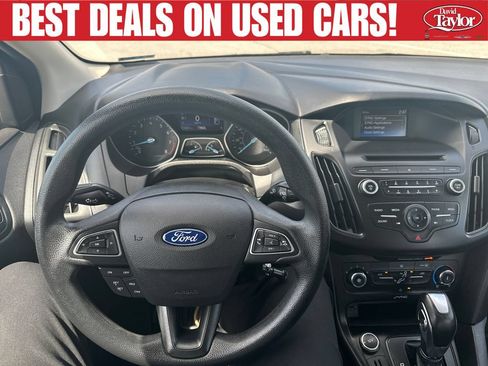 Used 2015 Ford Focus SE FWD image 16