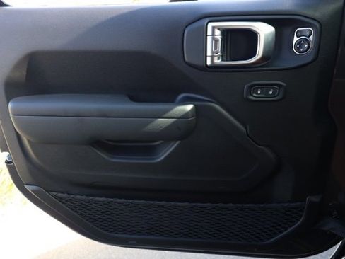 New 2025 Jeep Gladiator Willys image 22