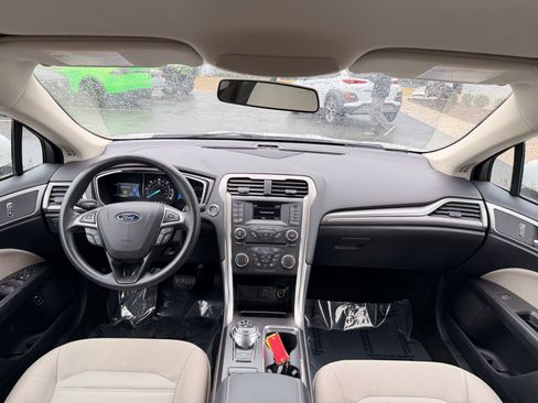 Used 2018 Ford Fusion S image 22