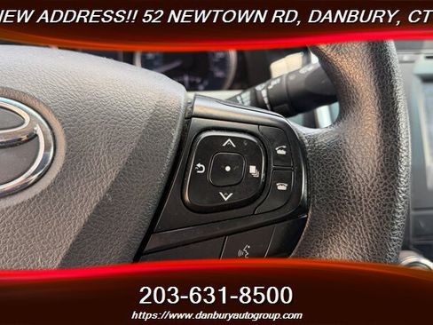 Used 2016 Toyota Camry LE FWD image 18