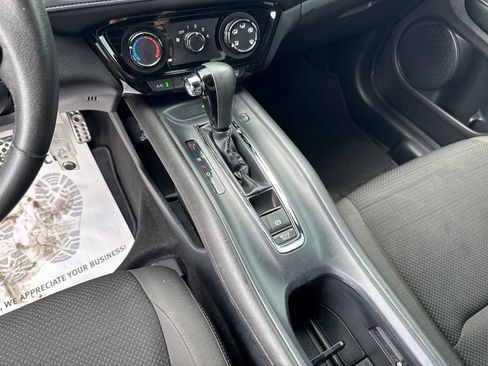 Certified 2022 Honda HR-V Sport image 24