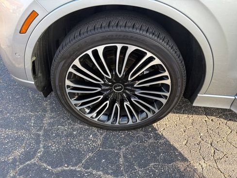 Certified 2022 Lincoln Aviator Black Label w/ Class IV Trailer Tow Package AWD/4WD image 32