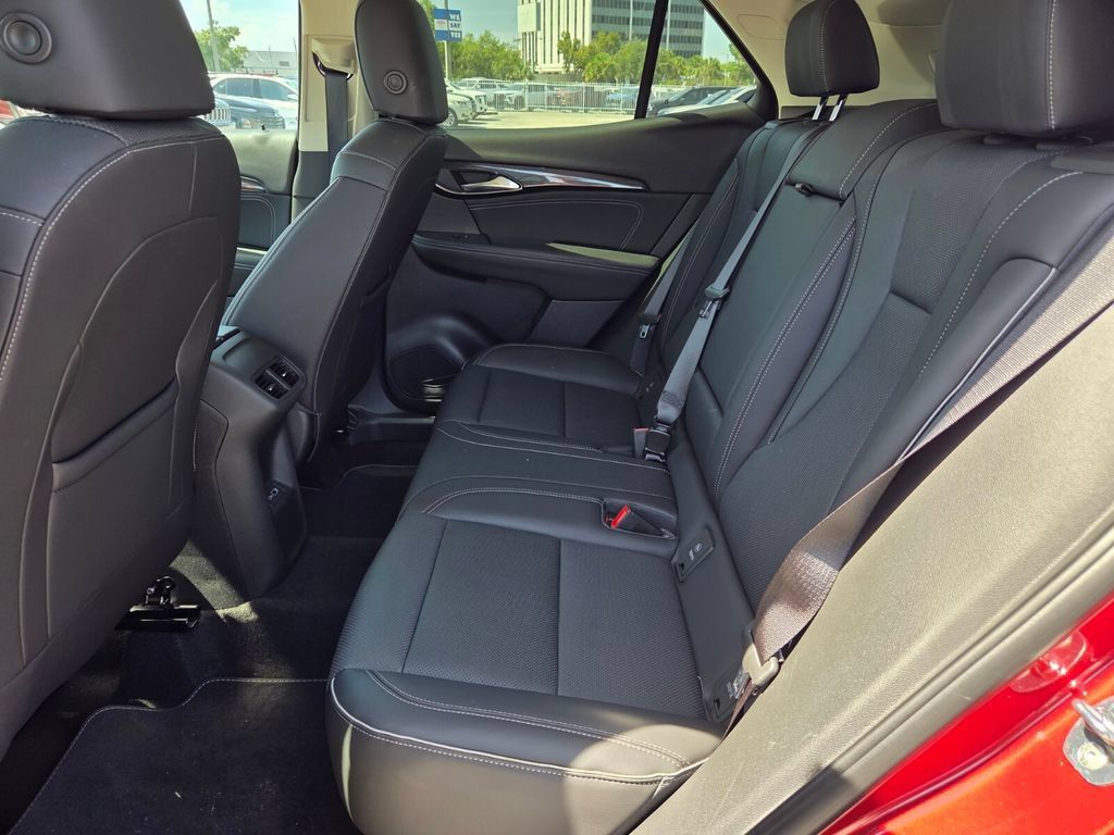 Used 2023 Buick Envision Essence AWD/4WD image 6