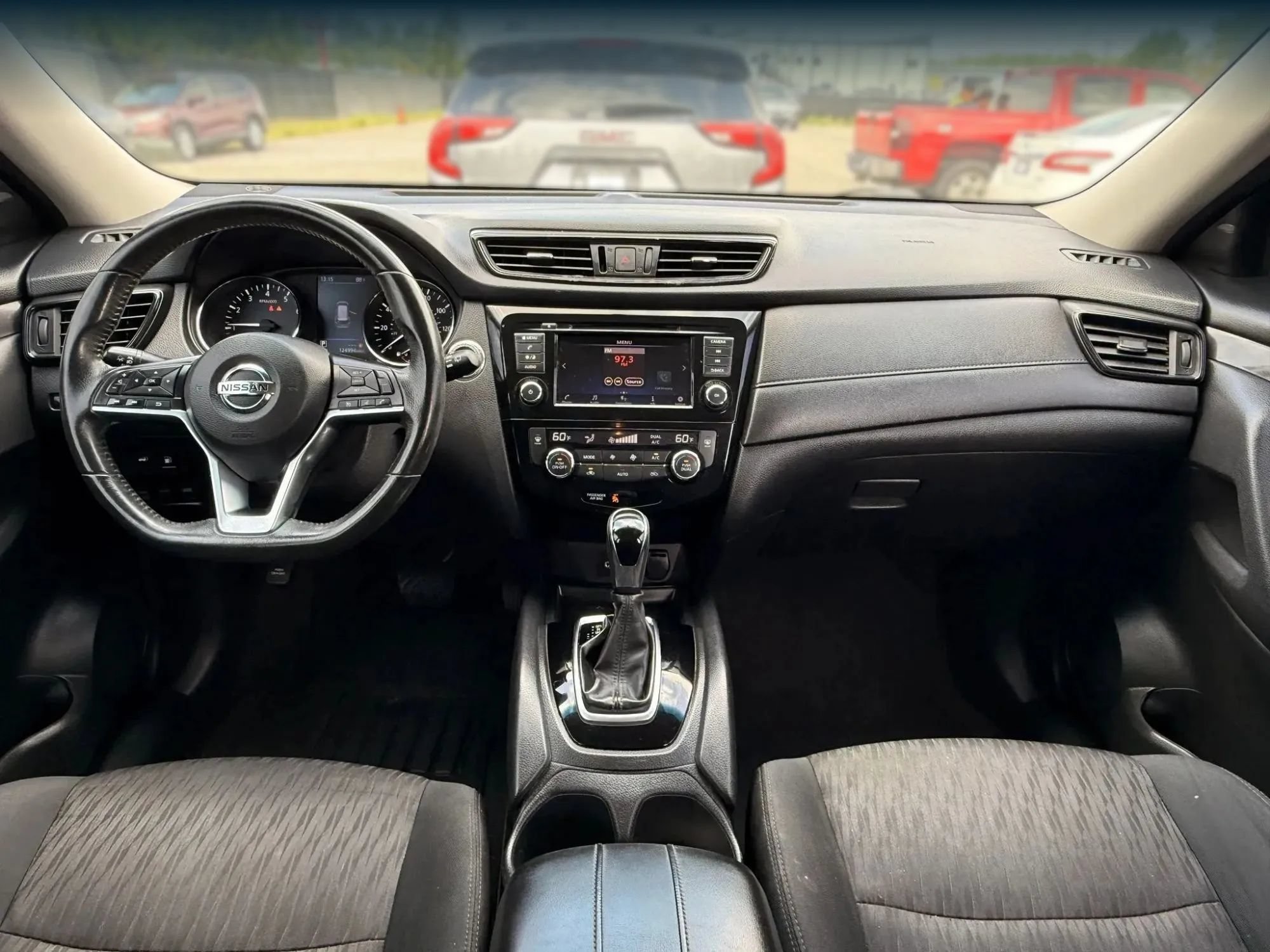 Used 2018 Nissan Rogue SV AWD/4WD image 3