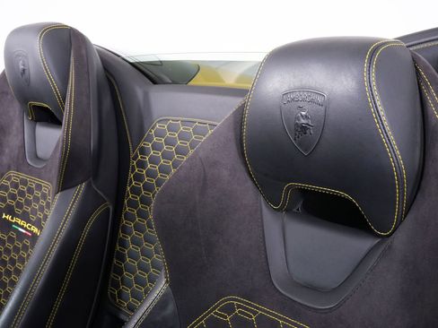 Used 2017 Lamborghini Huracan LP 610-4 image 27