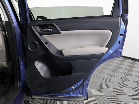 Used 2015 Subaru Forester 2.5i Limited image 22