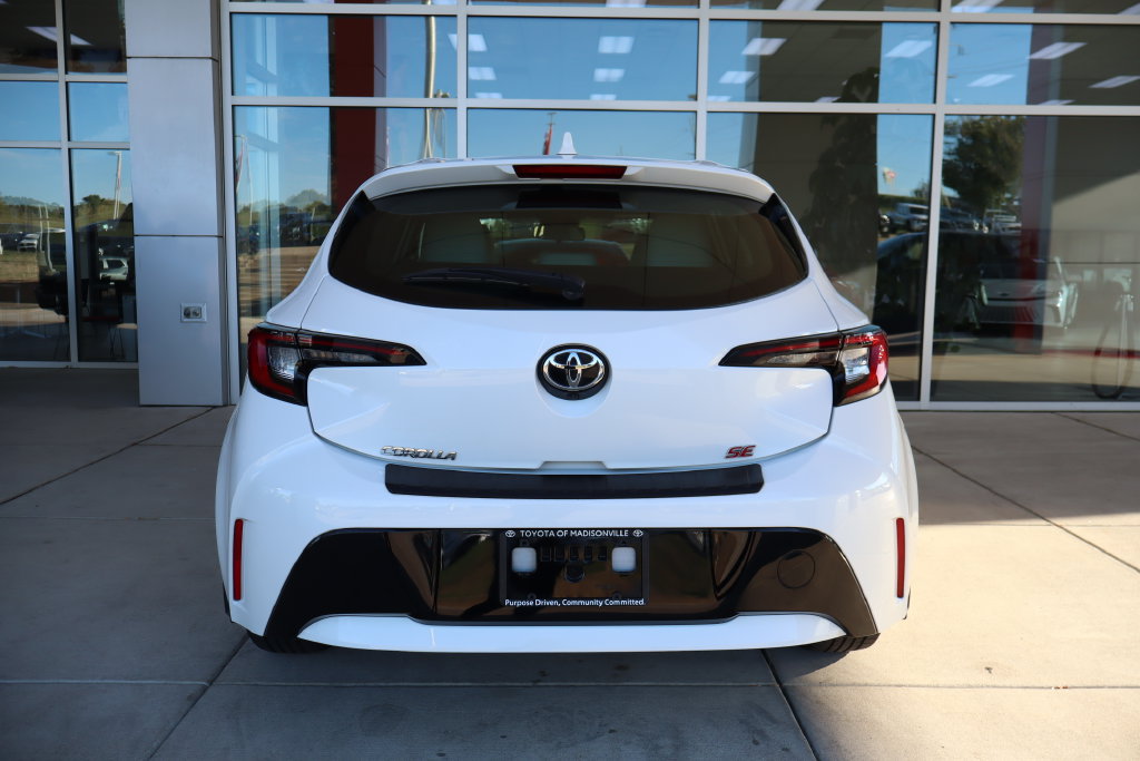 Used 2025 Toyota Corolla SE w/ SE Package FWD image 7