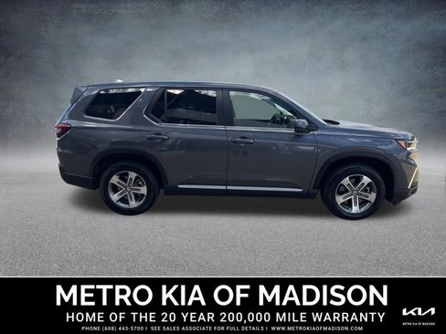 Used 2025 Honda Pilot EX-L image 6