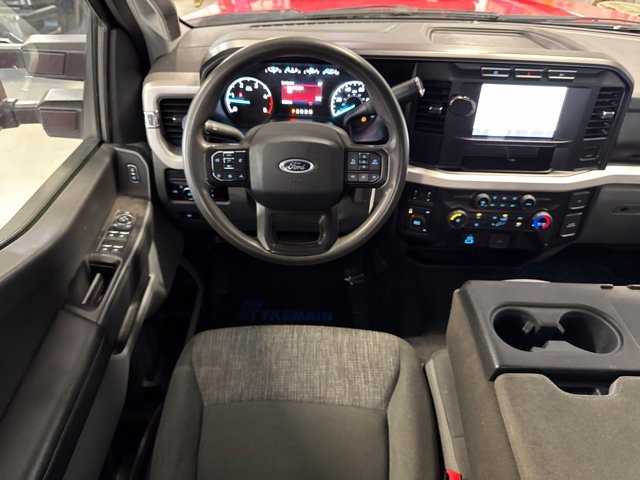 Used 2023 Ford F350 XLT AWD/4WD image 4