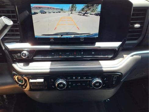 Used 2026 GMC Sierra 1500 SLT AWD/4WD image 16