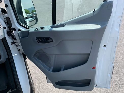 Used 2018 Ford Transit 250 130 Low Roof image 21