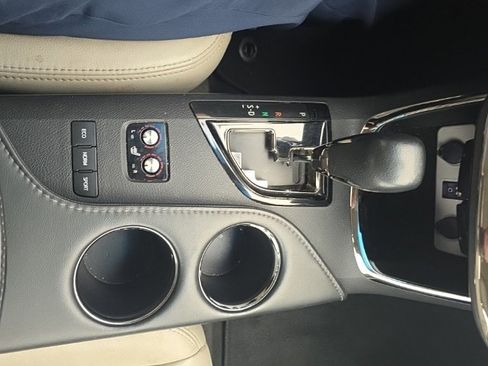 Used 2018 Toyota Avalon XLE image 26