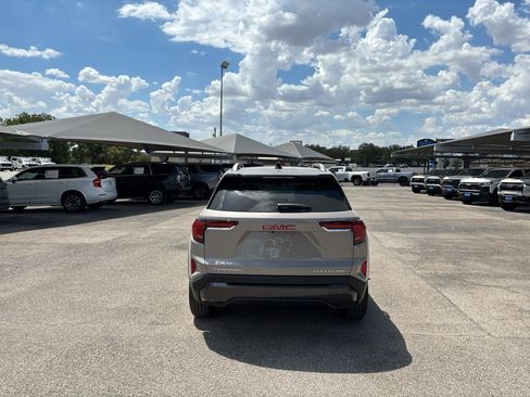 Used 2027 GMC Terrain Elevation w/ Elevation Premium Package FWD image 6