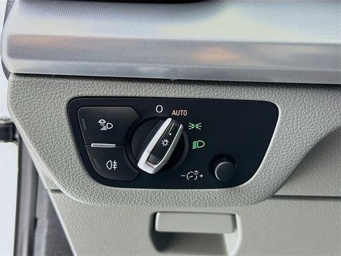 Used 2024 Audi Q5 2.0T Premium image 13