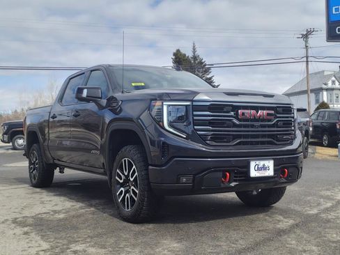 Used 2024 GMC Sierra 1500 AT4 w/ AT4 Preferred Package image 6