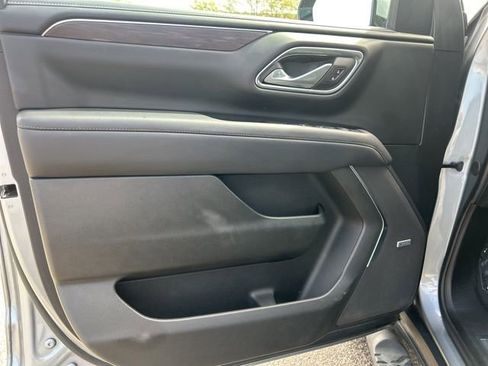 Used 2023 Chevrolet Suburban Z71 w/ Luxury Package image 11