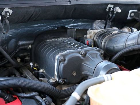 Used 2017 Ford F150 XLT w/ Equipment Group 302A Luxury AWD/4WD image 36