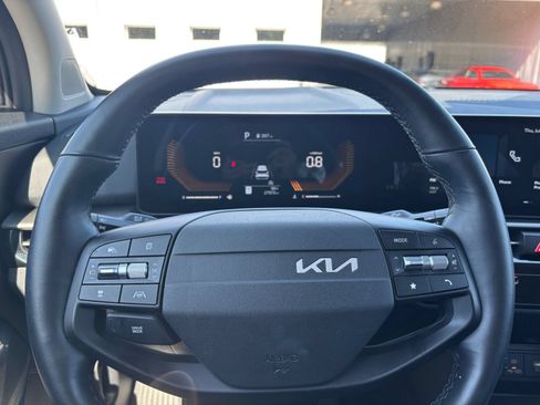 Used 2026 Kia Sportage LX FWD image 27