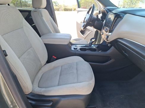 Certified 2022 Chevrolet Traverse LT image 35