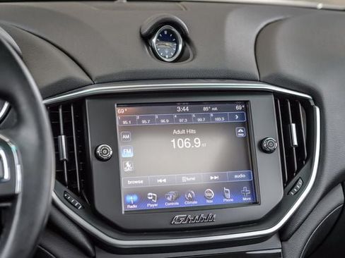 Used 2016 Maserati Ghibli RWD image 29
