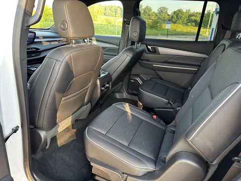 Used 2026 Buick Enclave Sport Touring AWD/4WD image 15