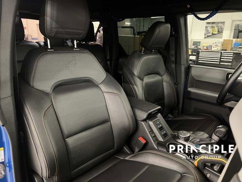 Used 2022 Ford Bronco Badlands w/ Sasquatch Package image 32