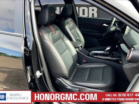Used 2025 Chevrolet Trax RS w/ Sunroof Package FWD image 29