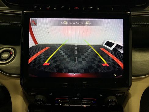 Used 2021 Jeep Grand Cherokee L Limited image 38