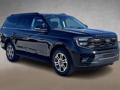 New 2026 Ford Expedition Active image 2