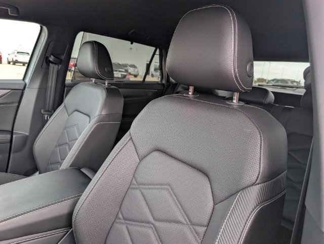 Used 2026 Volkswagen Atlas Cross Sport SE FWD image 10