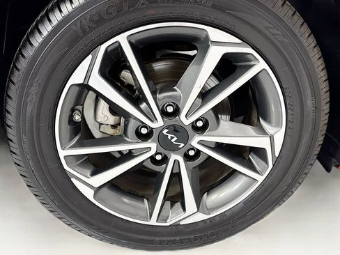 Used 2023 Kia Forte LXS w/ LXS Technology Package FWD image 32